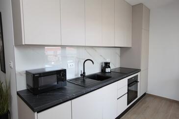 Apartmány s parkovištěm Trogir - 24605