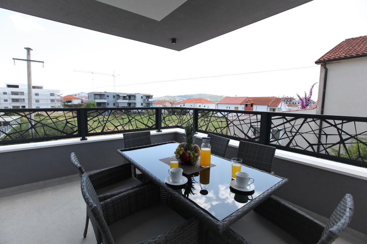 Apartmány s parkovištěm Trogir - 24605