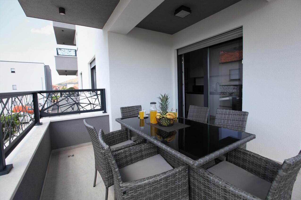 Apartmány s parkovištěm Trogir - 24605