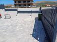 Trogir, Trogir, Aparcamiento 24605 - Apartamentos con una playa de guijarros.