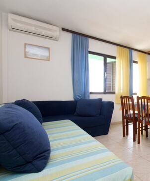 Apartments by the sea Milna, Vis - 2461