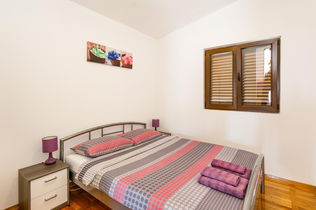 Appartamenti con parcheggio Pinesi - Pinezići, Veglia - Krk - 24610