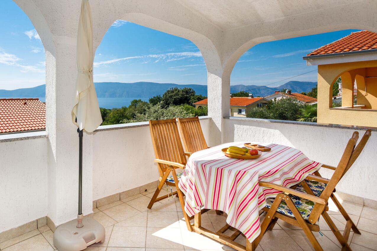 Appartamenti con parcheggio Pinesi - Pinezići, Veglia - Krk - 24610