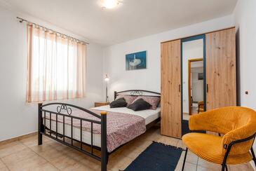 Ferienwohnungen mit Parkplatz Privlaka, Zadar - 24611