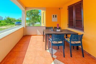 Ferienwohnungen mit Parkplatz Privlaka, Zadar - 24611