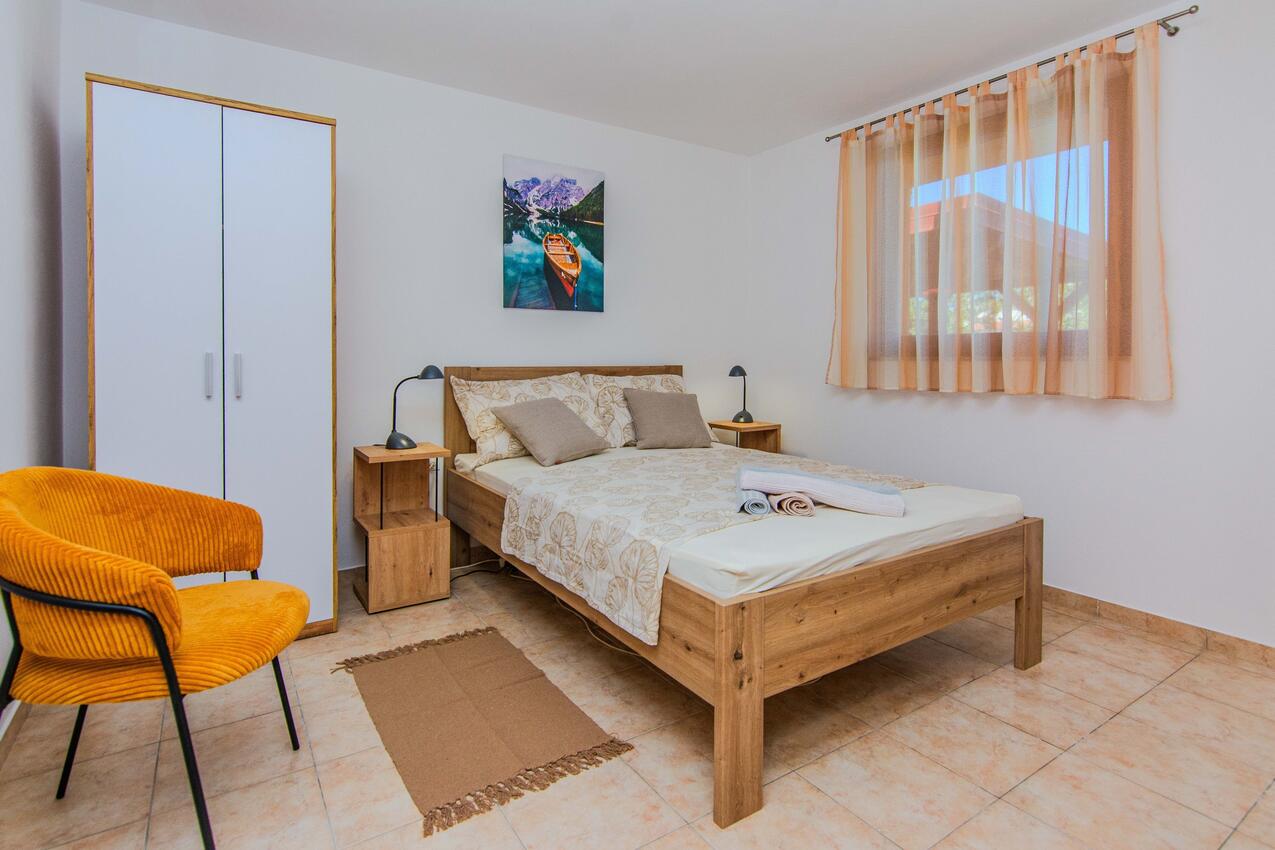 Appartamenti con parcheggio Sabunike, Zara - Zadar - 24611