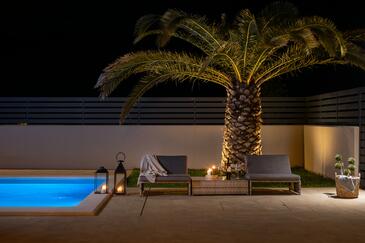 Kuća za obitelj s bazenom Novigrad - 24613