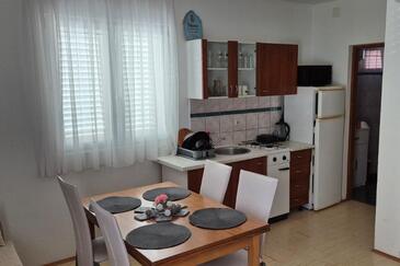 Apartmaji s parkingom Vir - 24614 Adriatic.hr