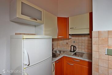 Apartmani s parkingom Lopar, Rab - 24617