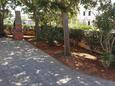Vrsi - Mulo, Zadar, Giardino 24619 - Appartamenti affitto con la spiaggia ghiaiosa.