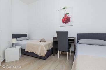 Appartementen aan zee Baai Pisak - Vrulja, Omis - 24622