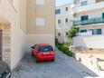 Igrane, Makarska, Парковка 24626 - Апартаменты вблизи моря с галечным пляжем.