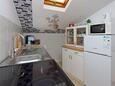 Kampor, Küche in folgender Unterkunftsart studio-apartment, Haustiere erlaubt und WiFi.