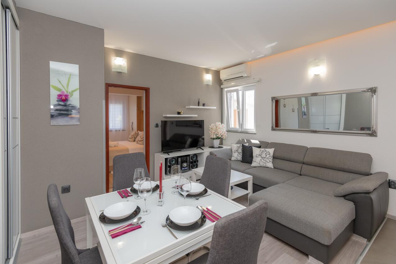 Apartmány s parkovištěm Split - 24631