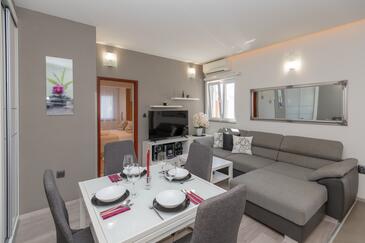 Apartmanok parkolóhellyel Split - 24631 Adriatic.hr