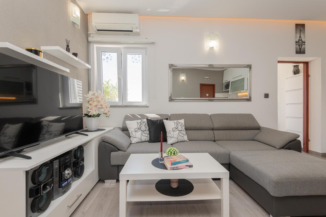 Apartmány s parkovištěm Split - 24631