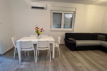 Apartmány s parkovištěm Trogir - 24640 Adriatic.hr