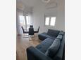 Maslenica, Living room 4 in the house, air condition available, (pet friendly) and WiFi.