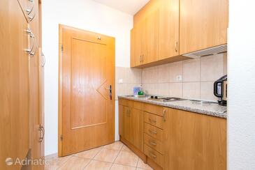 Apartamentos junto al mar Tucepi, Makarska - 24643