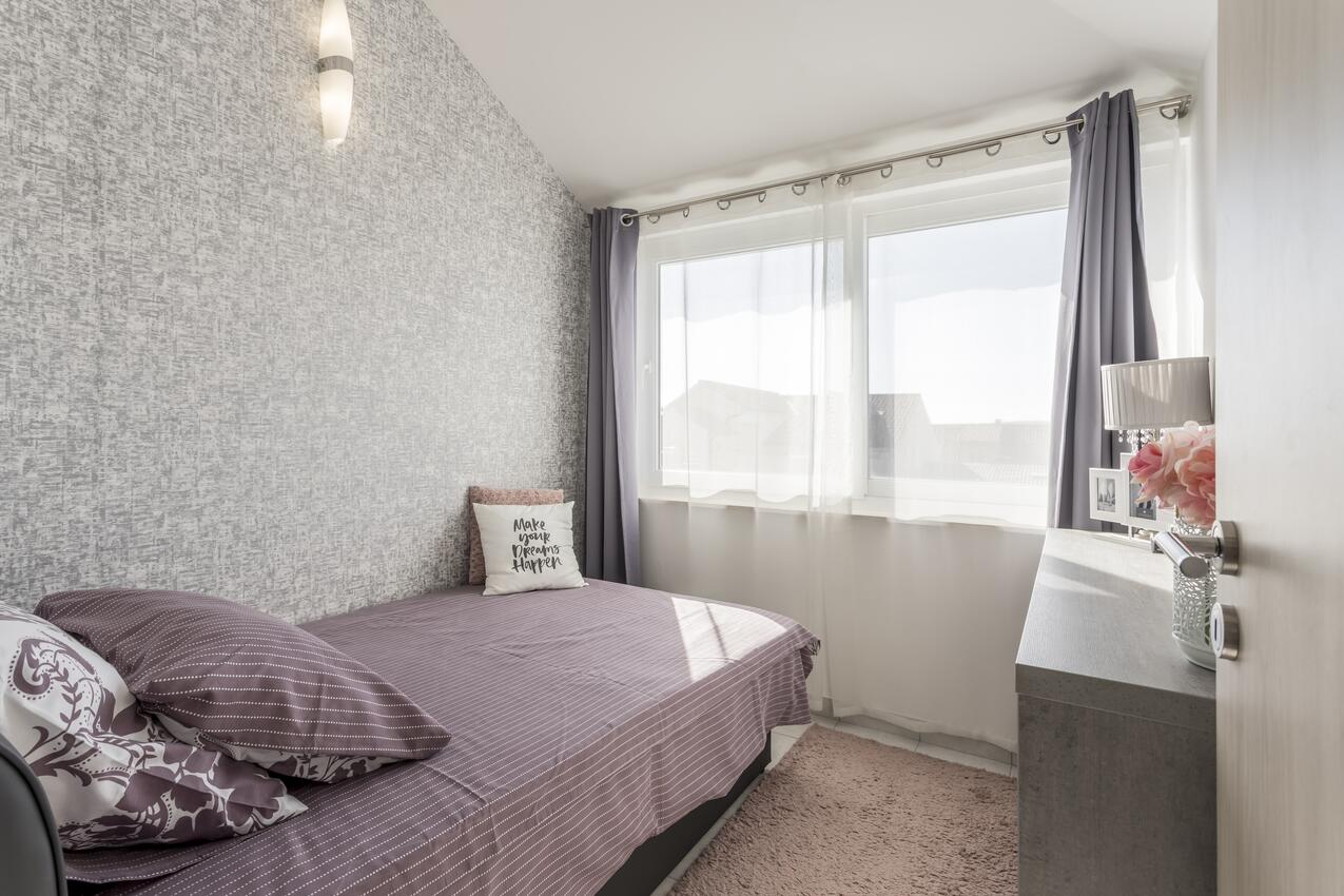 Appartamenti con parcheggio Kastel Novi, Castelli - Kaštela - 24645