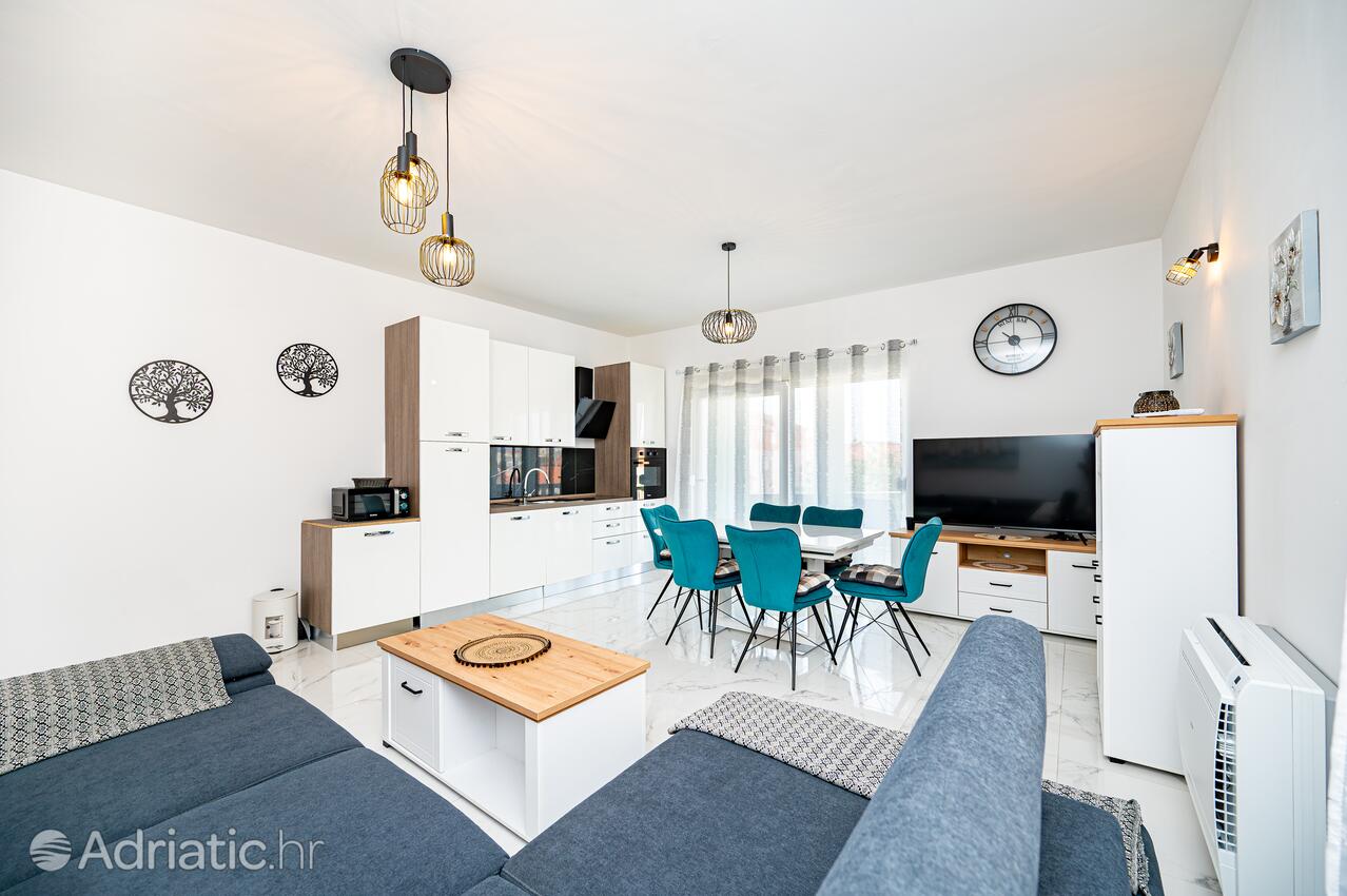 Appartamenti con parcheggio Zara - Zadar - 24646