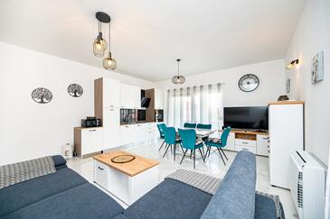 Two bedroom apartment Zadar (A-24646-a(