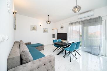Zadar, Obývacia izba v ubytovacej jednotke apartment, klimatizácia k dispozícii a WiFi.