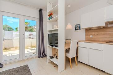 Apartments with terrace Vir, North Dalmatia