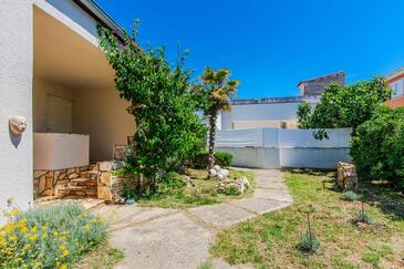 Apartments with terrace Vir, North Dalmatia