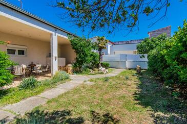 Apartments with terrace Vir, North Dalmatia