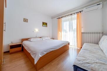 Apartments by the sea Banjol, Rab - 24668