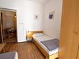 Banjol, Spálňa 2 v ubytovacej jednotke studio-apartment, WiFi.