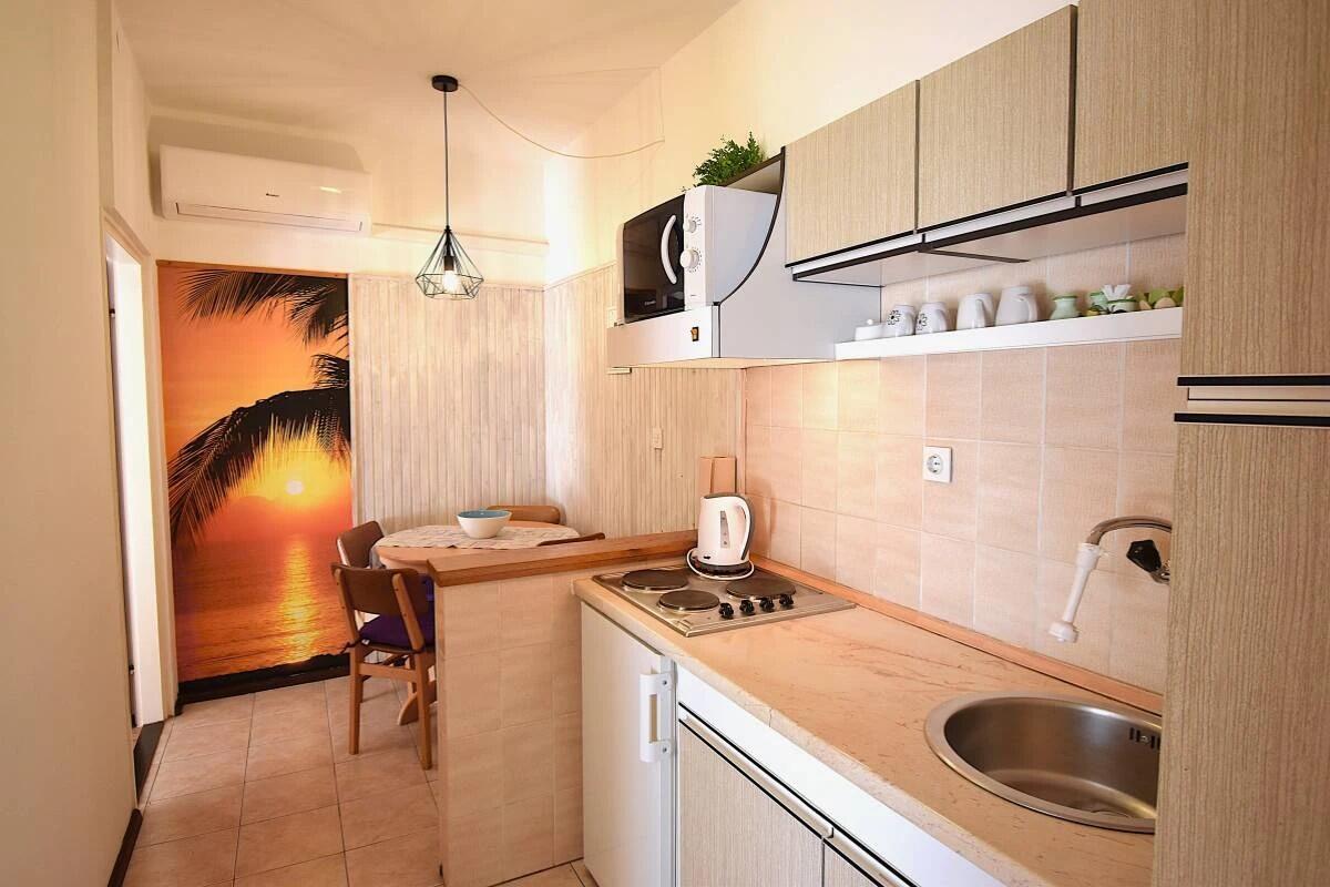 Appartamenti con parcheggio Banjol, Arbe - Rab - 24672