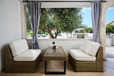 Ferienwohnungen mit Pool Umag - 24680