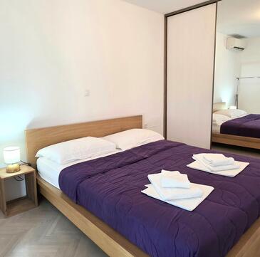 Ferienhaus mit Parkplatz Baska, Krk - 24681