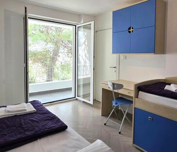 Ferienhaus mit Parkplatz Baska, Krk - 24681