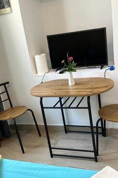 Preko, Comedor en alojamiento de tipo studio-apartment, WiFi.