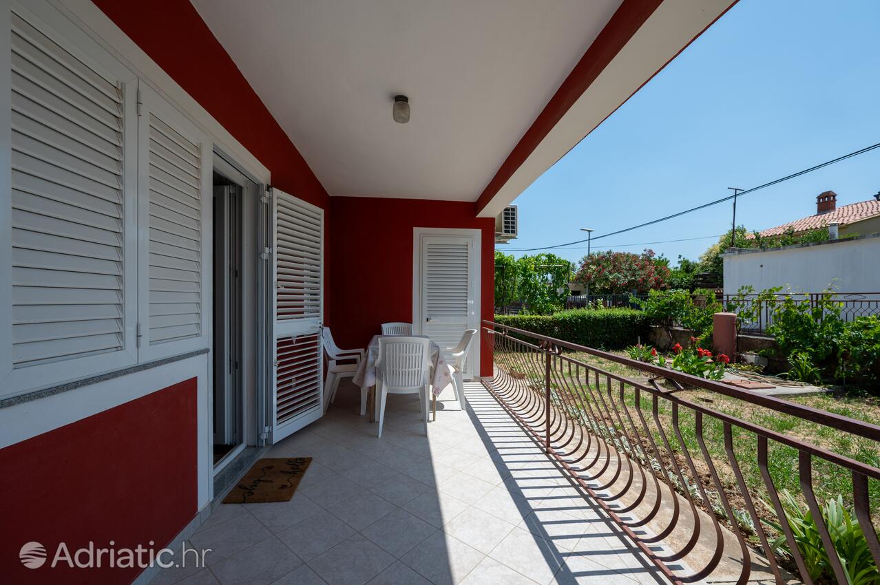 Apartments and rooms with parking space Sukošan, Zadar - 24693