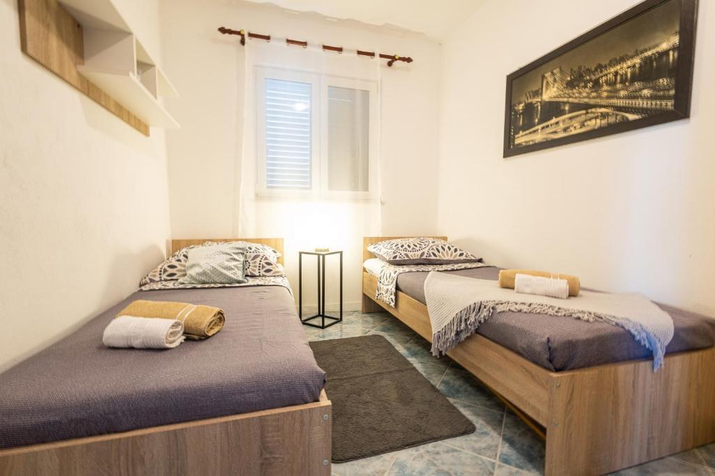 Haus mit Pool für Familien Kastel Novi, Kastela - 24698