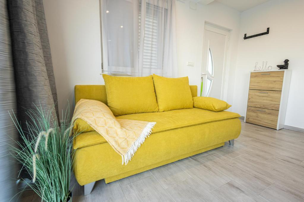 Haus mit Pool für Familien Kastel Novi, Kastela - 24698