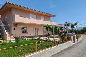 Apartmanok parkolóhellyel Slatine, Ciovo - 24699