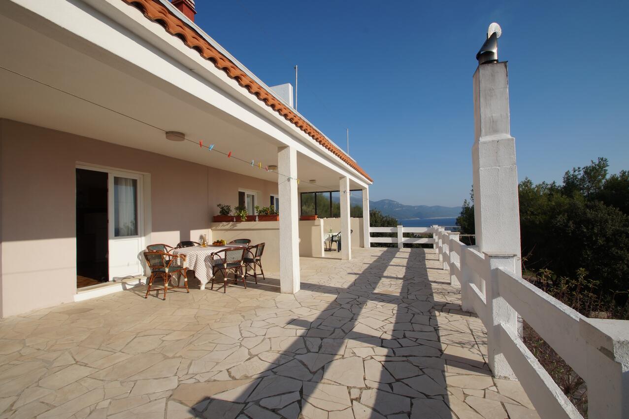 Dvosobni apartman Zavalatica (Korčula) (A-247-b)