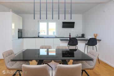 Ferienwohnungen mit Parkplatz Brodarica, Sibenik - 24706