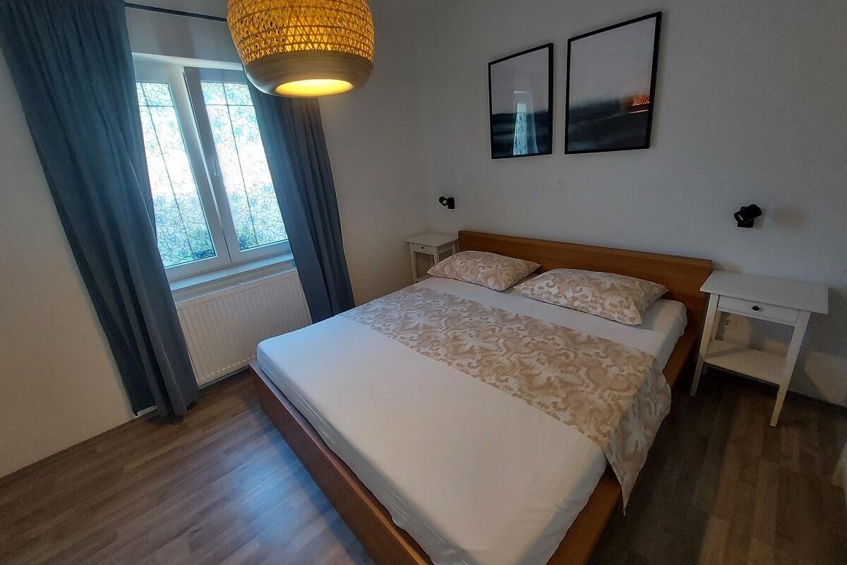 Ferienwohnungen mit Parkplatz Pakostane, Biograd - 24713