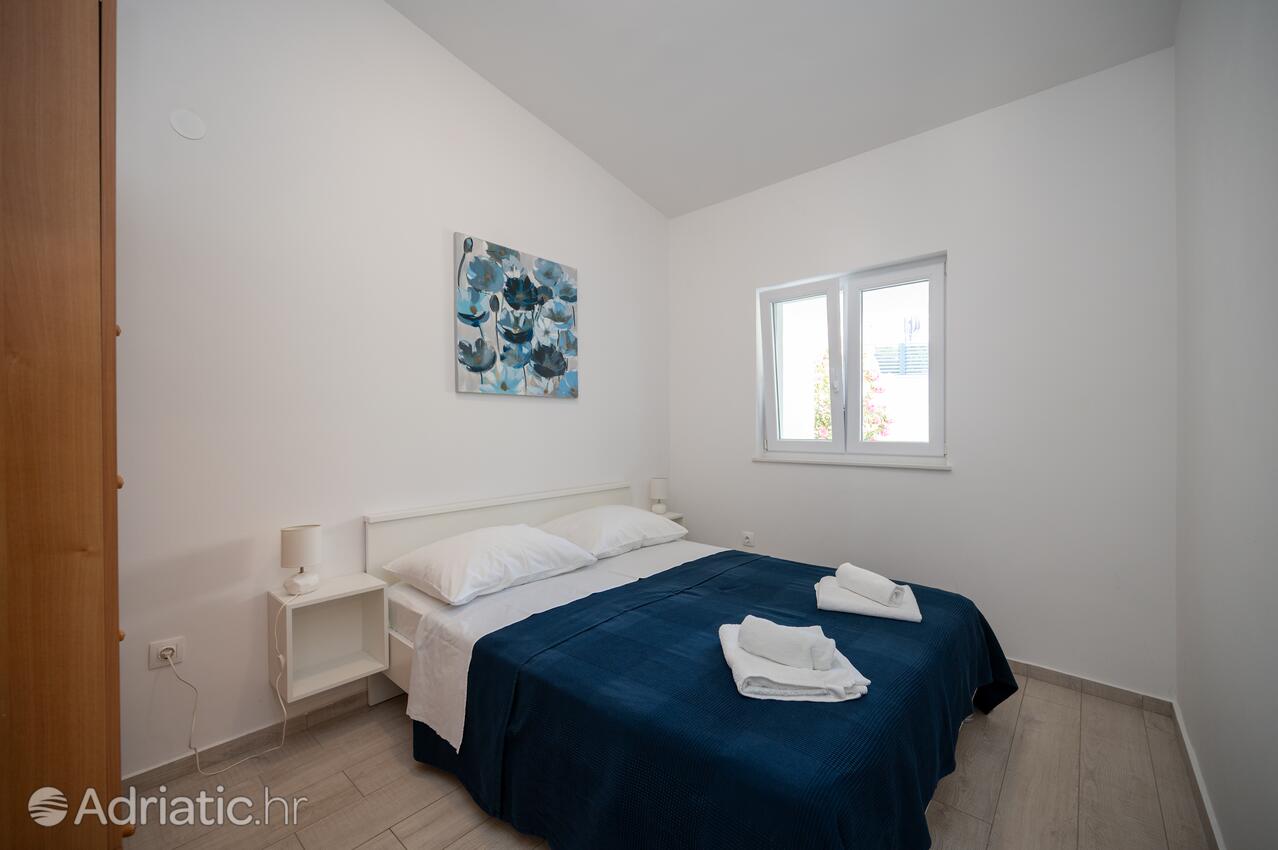 Apartmaji s parkingom Pag - 24714