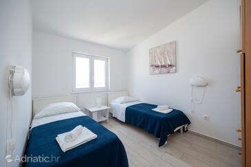 Apartmaji s parkingom Pag - 24714