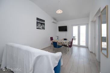 Apartmaji s parkingom Pag - 24714