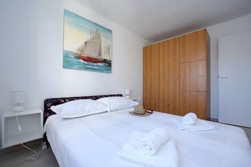 Apartments with parking space Pag - 24714