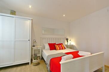 Apartmanok parkolóhellyel Novi Vinodolski - 24716