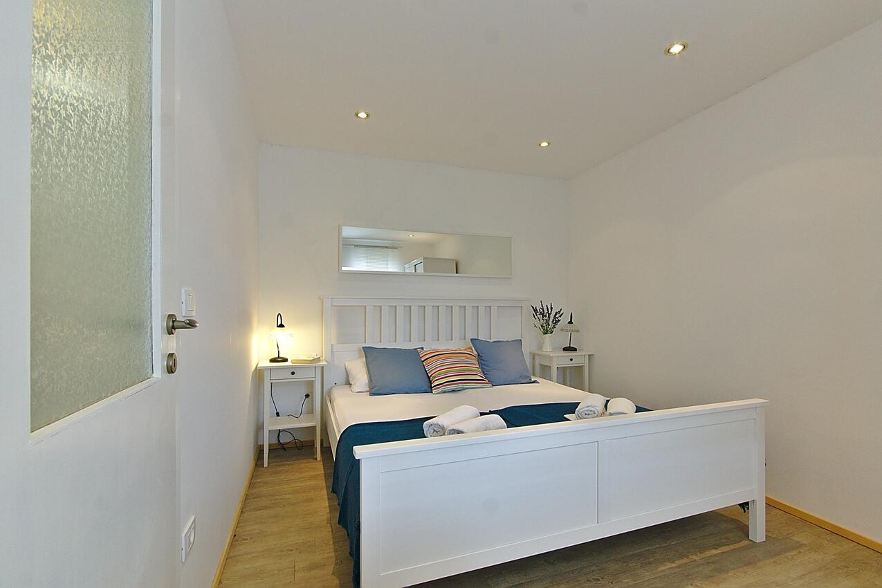 Апартаменты с парковкой Нови-Винодолски - Novi Vinodolski - 24716